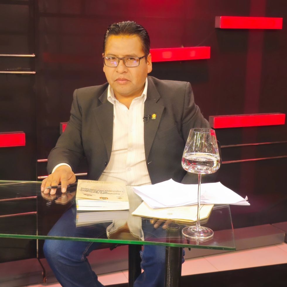 "No puedo debatir con alguien acusado de pedofilia": Luisa Nayar abandona entrevista televisiva 