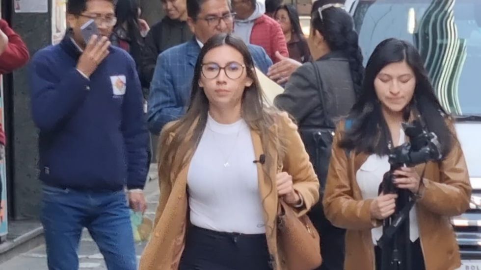 La diputada Mayra Zalles descarta conciliar y continuará el proceso contra su colega Gloria Callisaya