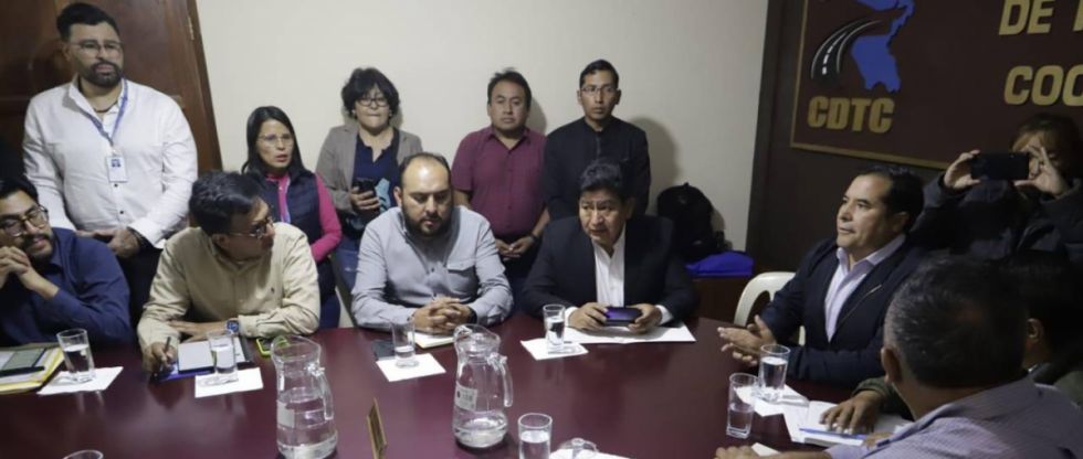 Arranca la reunión del transporte pesado con el ministro Montaño