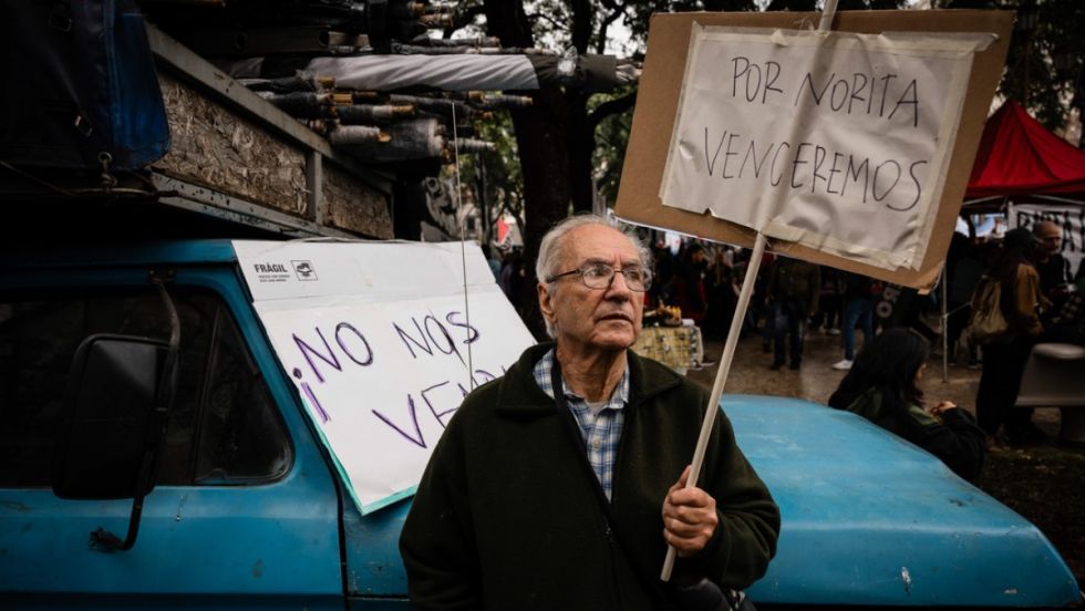 Ley Bases: Marchan por la liberación de detenidos