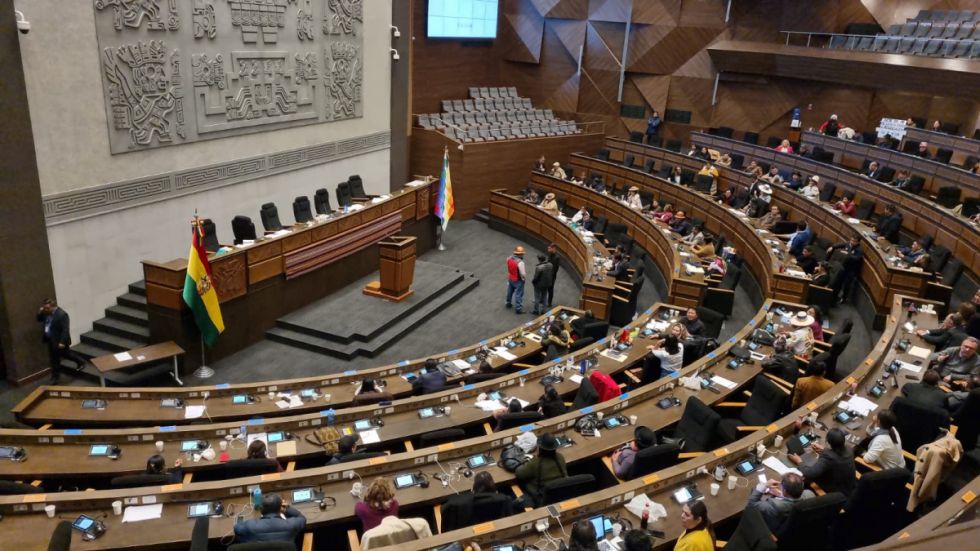 Choquehuanca suspende sesión, no logra apoyo para el receso