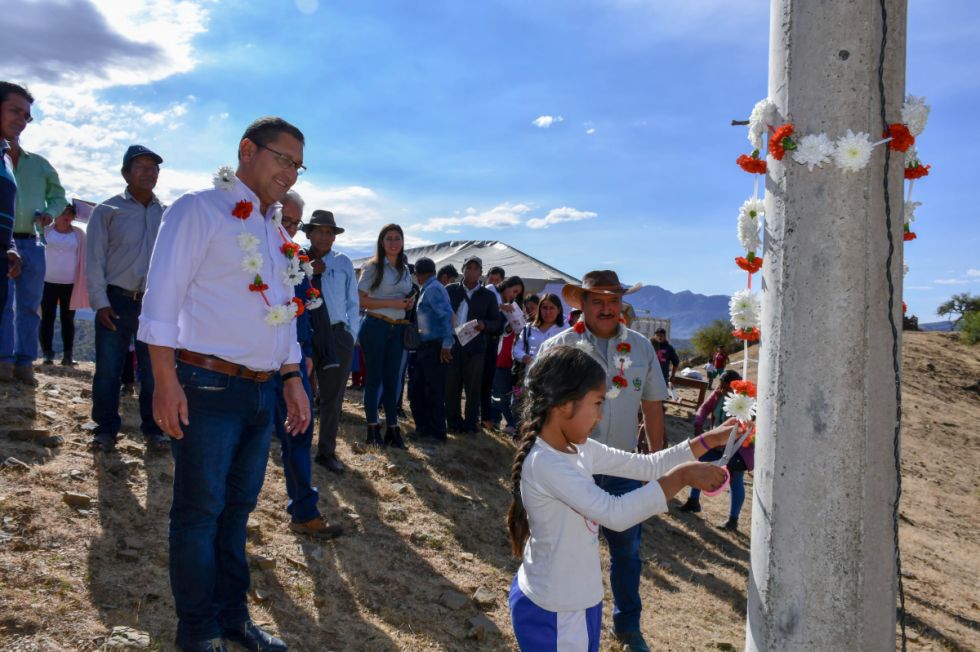 La Gobernación lleva energía eléctrica a Rincón Grande