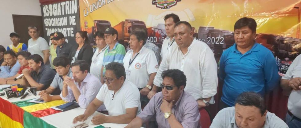 Transportistas retoman el diálogo para evitar bloqueos