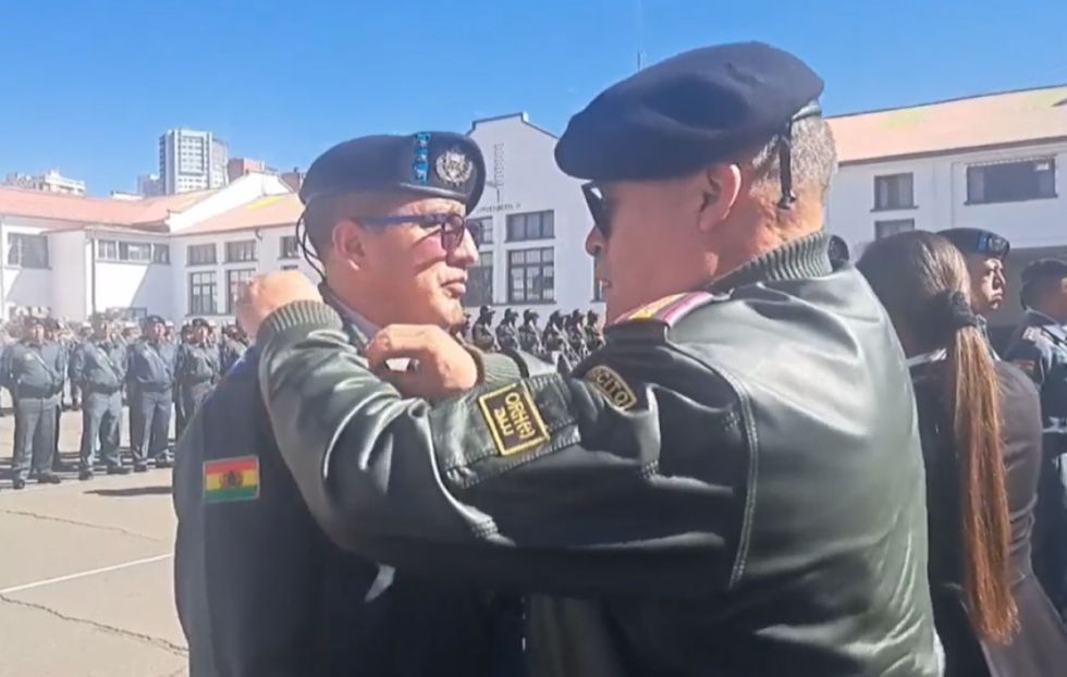 Zúñiga oficia acto como Comandante y suma efectivos a Inteligencia del Ejército
