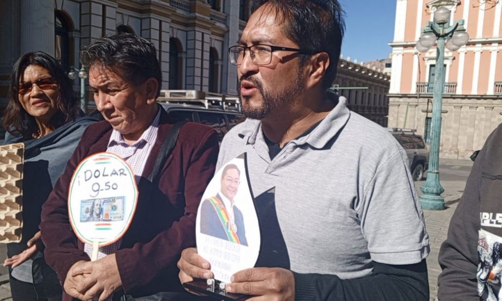 Plataformas llevan un ‘Oscar’ para el presidente Arce; le acusan de montar un show de ‘autogolpe’