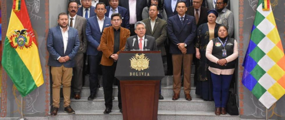 Diálogo nacional: Gobierno descarta control de divisas