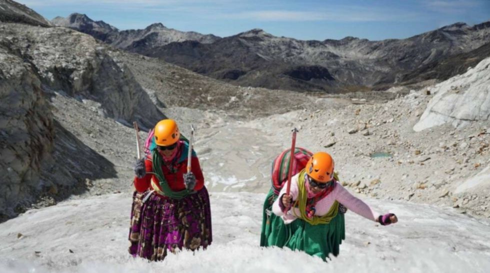 El futuro se derrite en Bolivia: indígenas escaladoras luchan por supervivencia