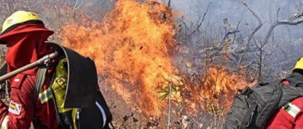 “El fuego es incontrolable”: San Matías vive un “desastre” a causa de los incendios forestales