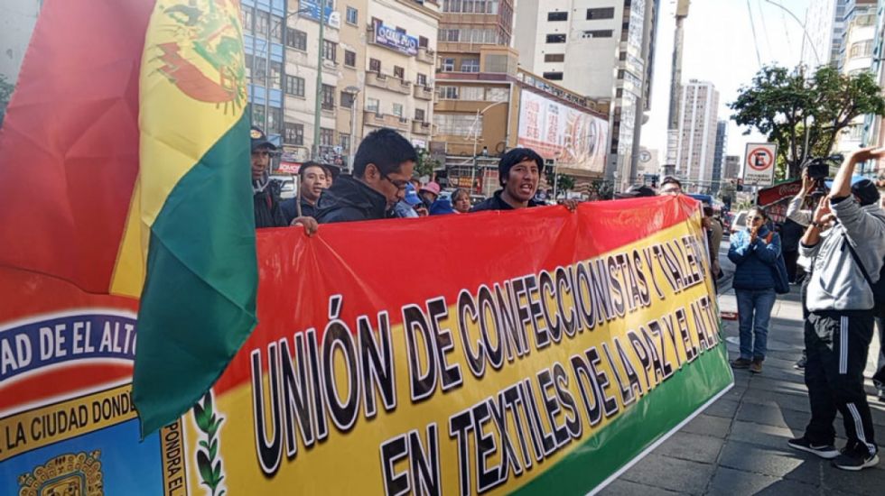 ‘Hemos dejado de producir’: Textileros denuncian que incremento en materia prima paraliza su sector y exigen soluciones
