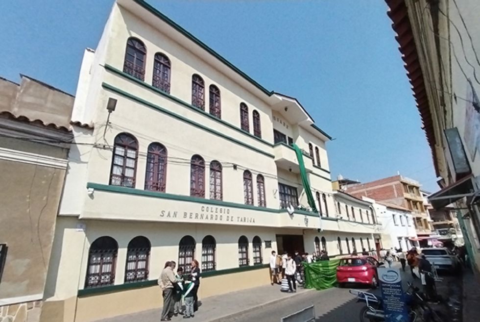 LXII aniversario del Colegio San Bernardo de Tarija 