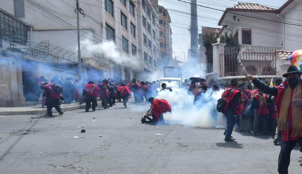 Enfrentamientos entre la Policía y los Ponchos Rojos suma nueve heridos 