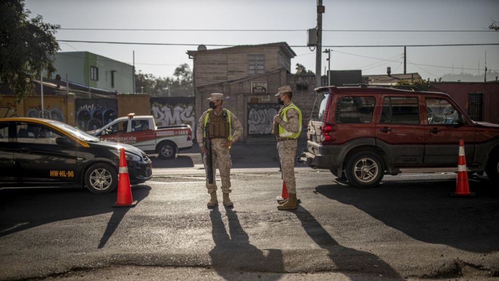 Alcalde chileno pide sacar militares a las calles
