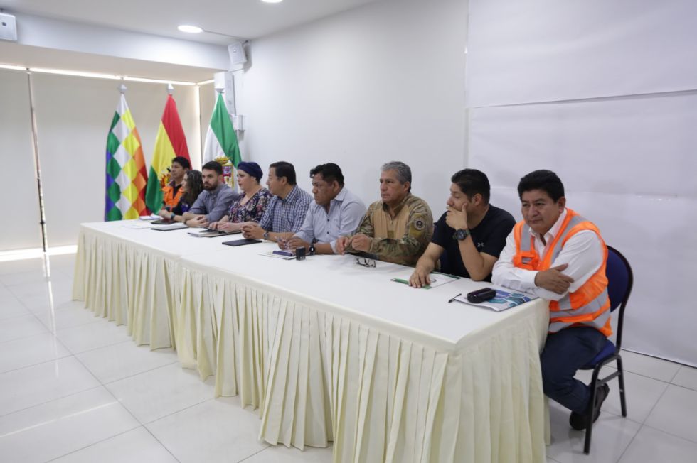 Arce y alcaldes cruceños se reúnen para coordinar acciones frente a incendios