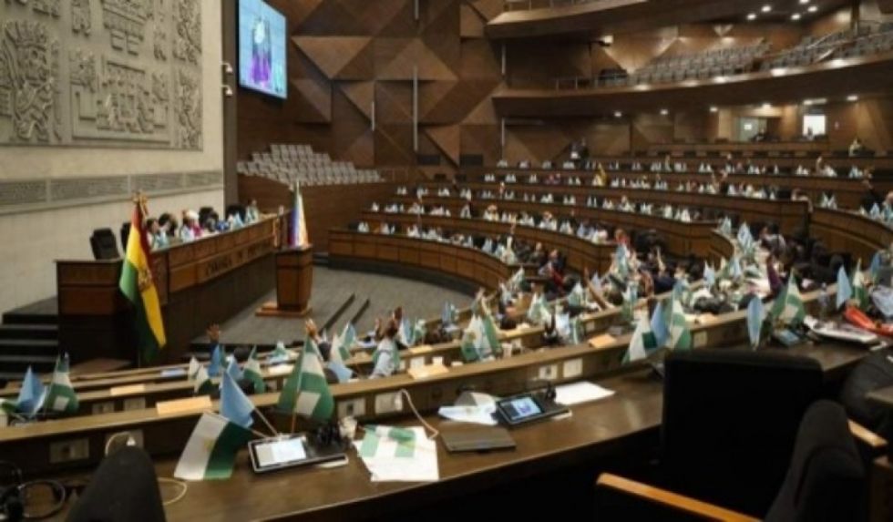 Sesión de Diputados se suspende tras polémica entre aprobar un crédito y abrogar una norma 'incendiaria'