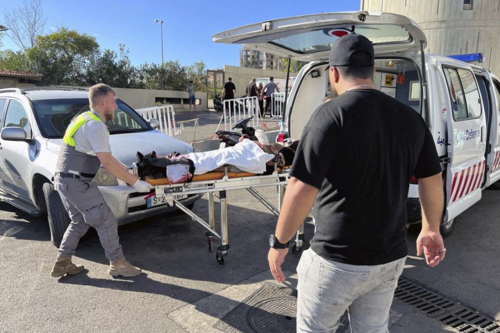 Unos 4.000 heridos en explosiones coordinadas de buscapersonas en el Líbano