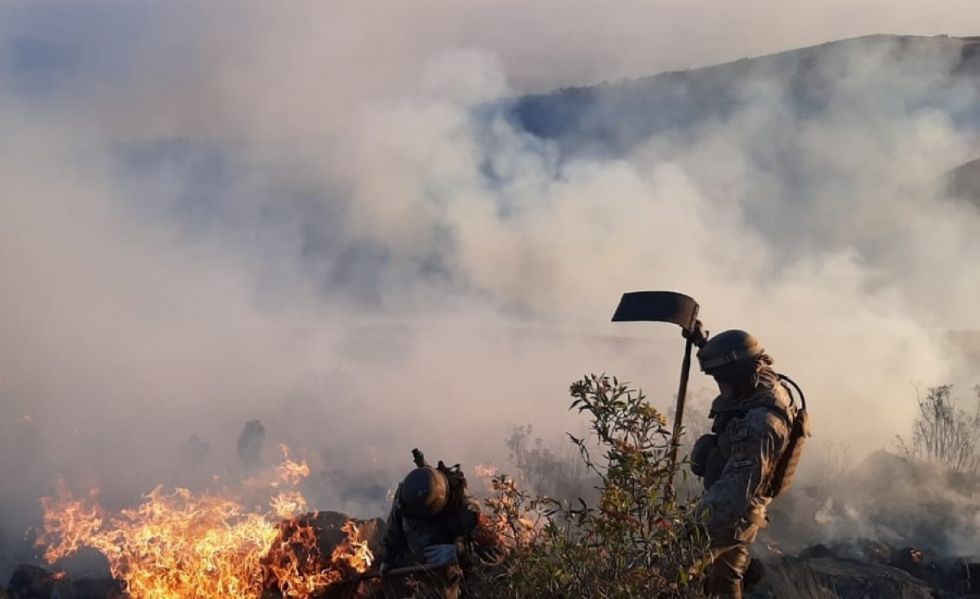 Apagan incendios en 4 áreas protegidas