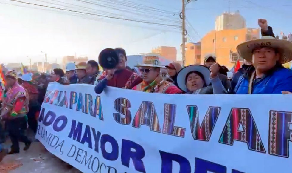 En medio de tensión, la marcha de Evo ingresa a El Alto en el séptimo día de movilización