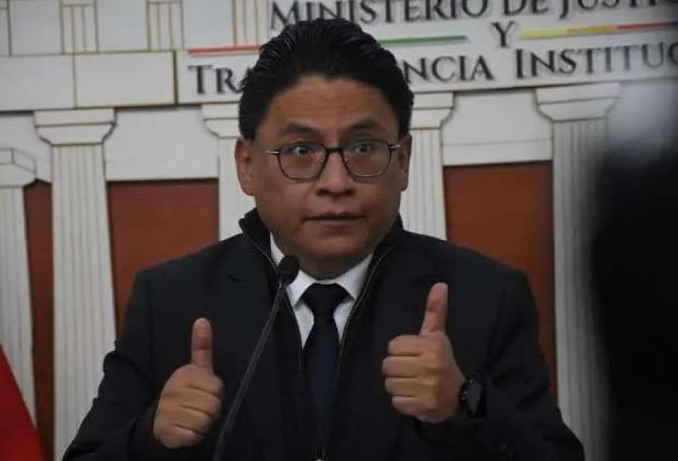 Iván Lima promete procesar a quienes "hicieron daño al país" tras renunciar al Ministerio de Justicia