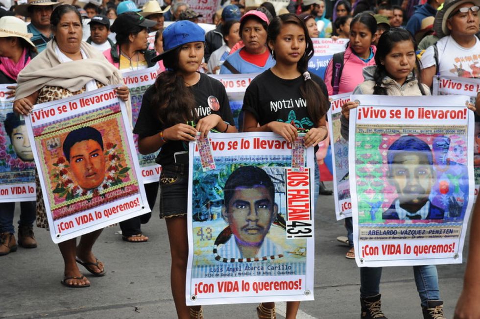 Diez años tras Ayotzinapa: "La deuda que deja AMLO"