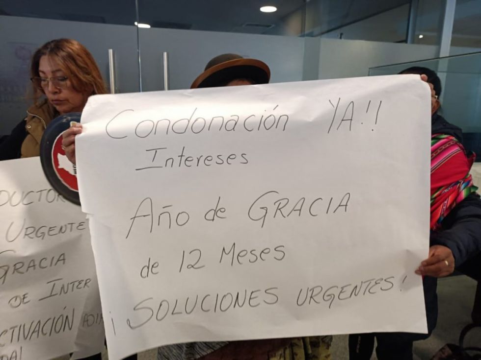 Piden condonar intereses bancarios reprogramados durante la pandemia 