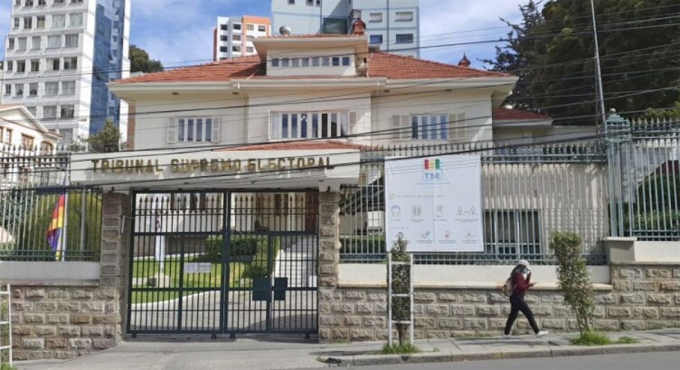 TSE defiende informe sobre redistribución de escaños
