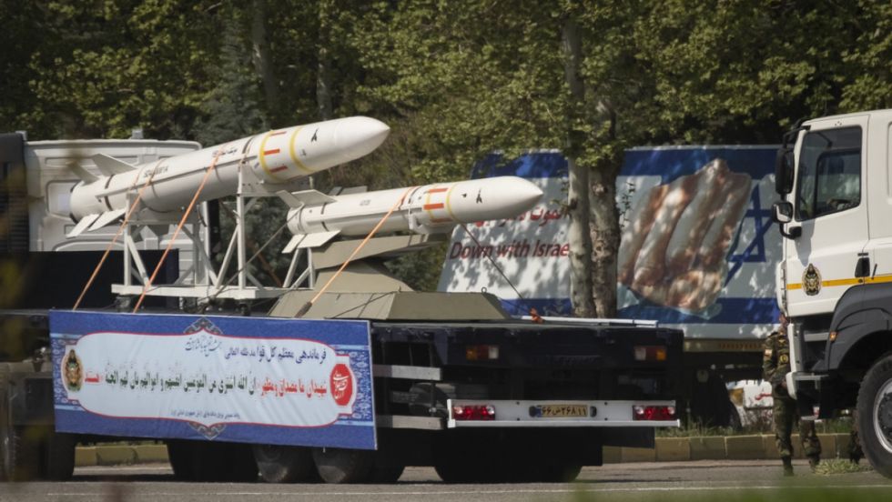 Irán amenaza con atacar refinerías israelíes