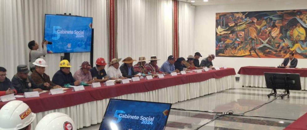 Incendios y altos precios de la canasta familiar reúnen al Gobierno y al "Gabinete Social"