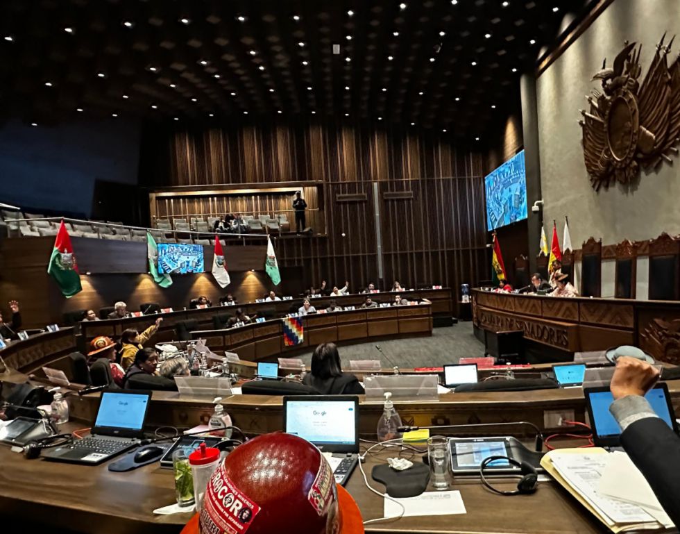 Senado deriva a comisión crédito contra los incendios