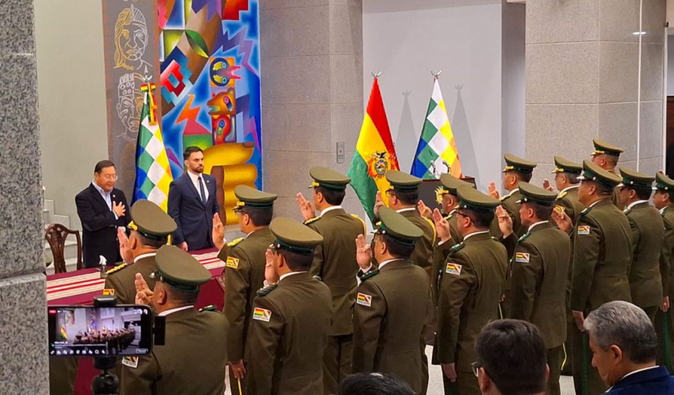 Arce cambia al Alto Mando de la Policía en medio del conflicto con Evo