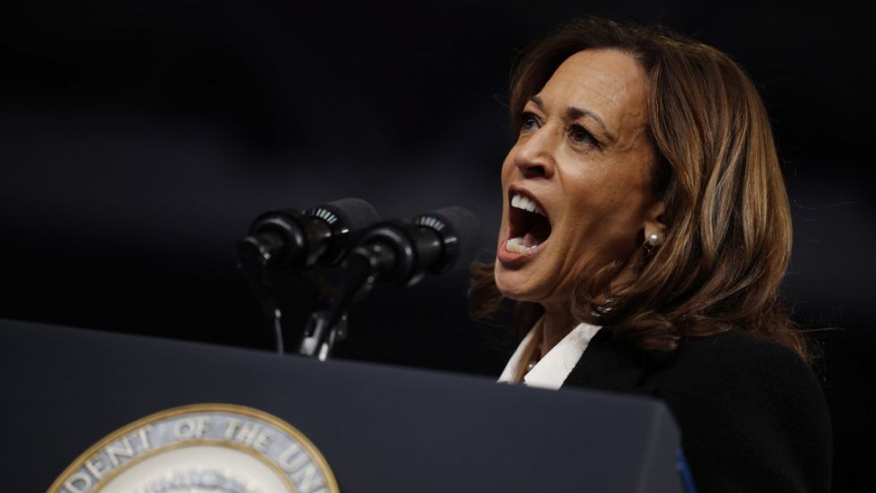 Trump tacha a Harris de "letárgica"