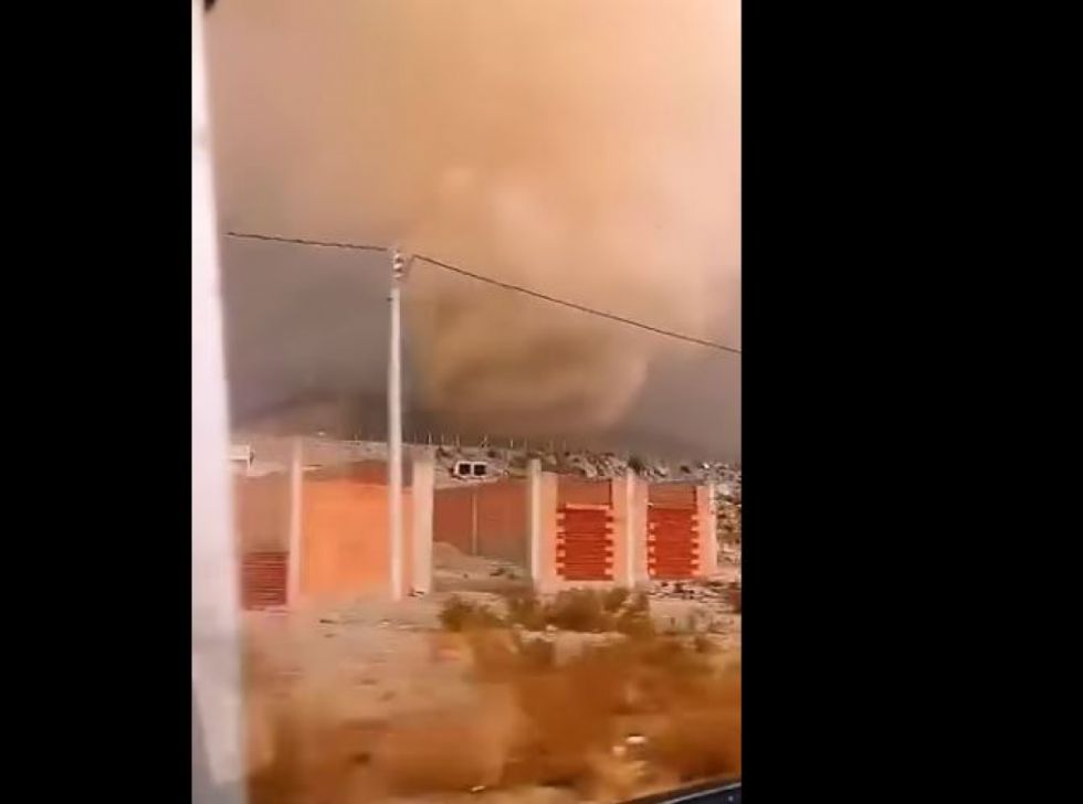 Remolino de viento causa susto y daños significativos en Karachipampa, Potosí