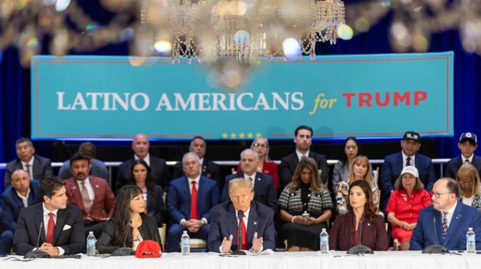 Trump coquetea con voto de latinos en Florida