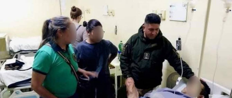 El policía herido en Parotani necesitará más cirugías; médicos amputaron un dedo