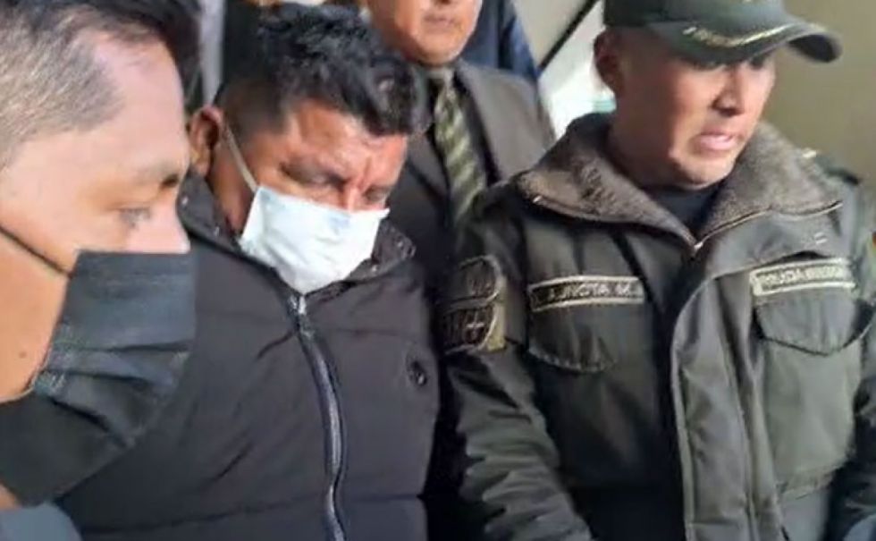 Acusan al exministro Santos por enriquecimiento ilícito