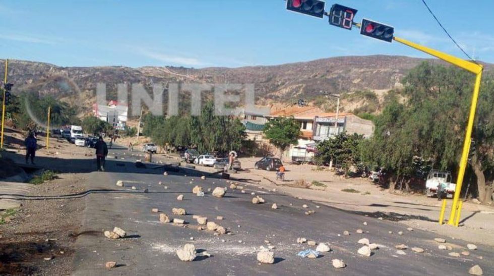 Evistas vuelven a cortar Parotani, el punto clave de Cochabamba y Oruro