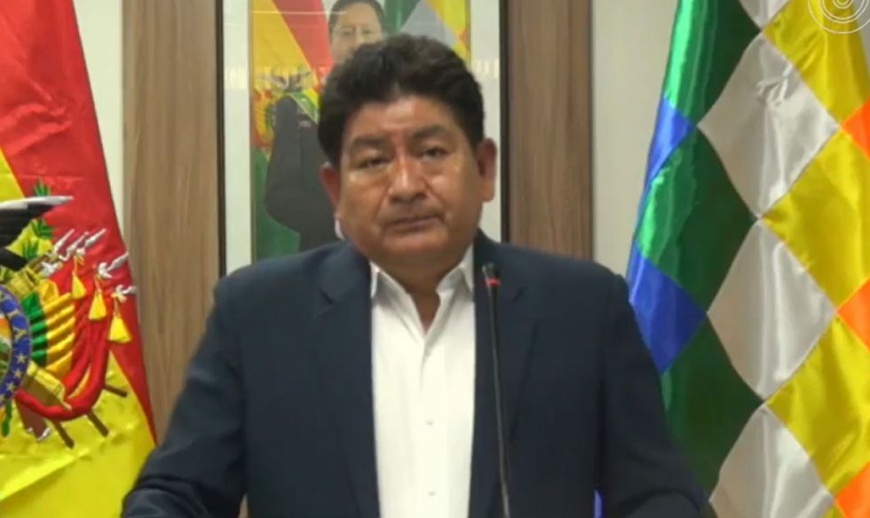 Montaño dice que los ‘evistas’ entraron en una ‘locura desenfrenada’