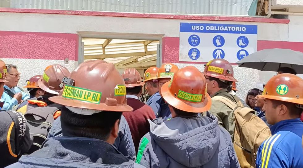 Mineros auríferos se declaran en emergencia