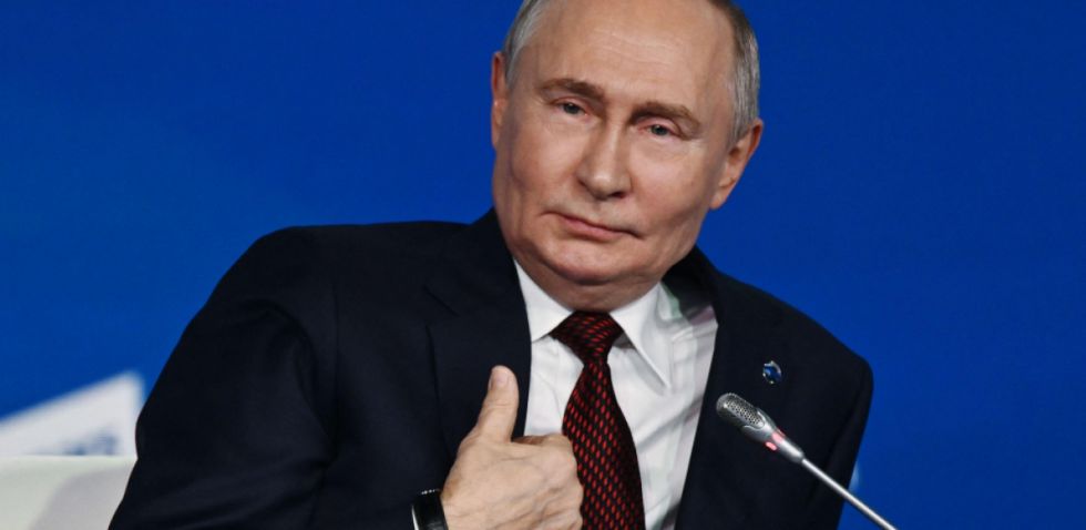 Putin felicita a Trump y dice estar dispuesto a hablar con él