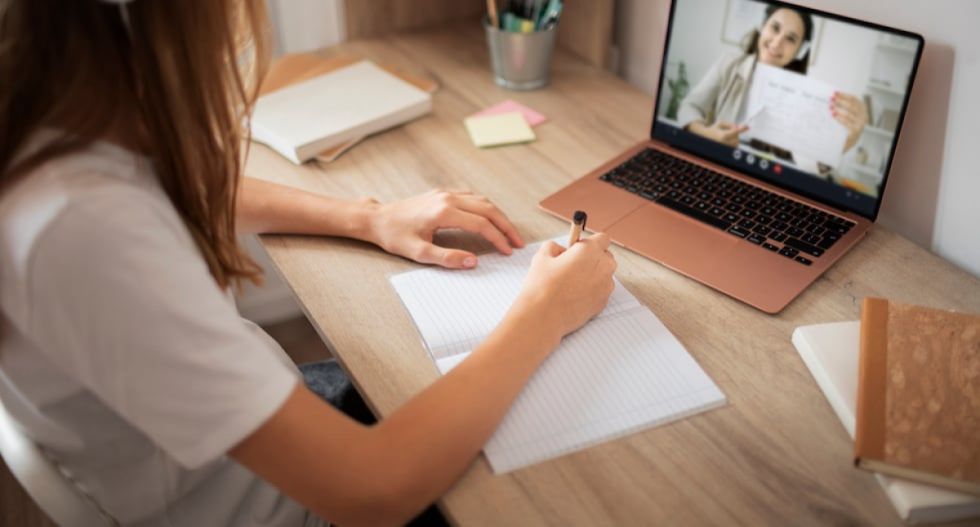 Debido a virus, cinco escuelas pasarán clases virtuales
