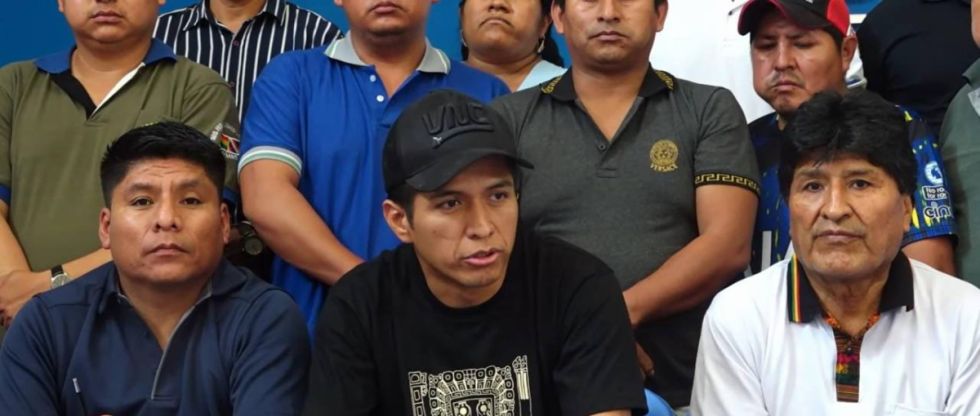 Andrónico reaparece junto a Evo y lanza críticas al Gobierno: “De mala fe” no hay combustible en el trópico