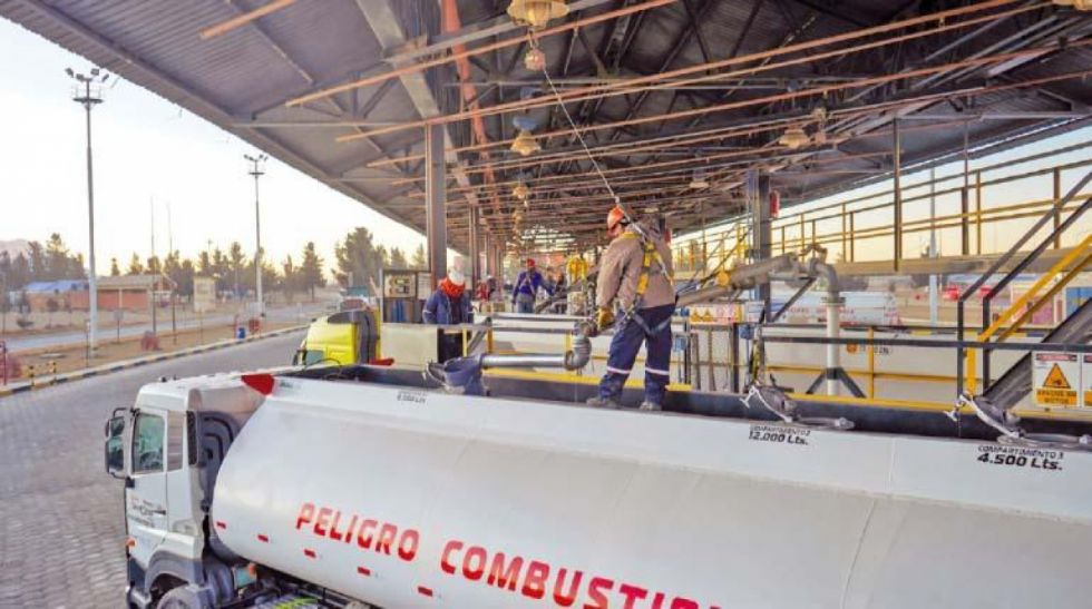 YPFB: “valor referencial” del combustible importado por el sector privado ronda los $us 1,1