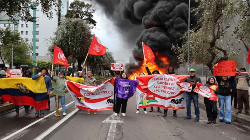 Ecuatorianos realizan nuevas protestas contra Noboa