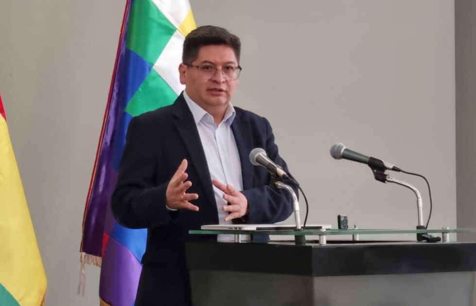 Gobierno plantea ‘racionalización’ de la Renta Dignidad con exclusión de jubilados aún activos