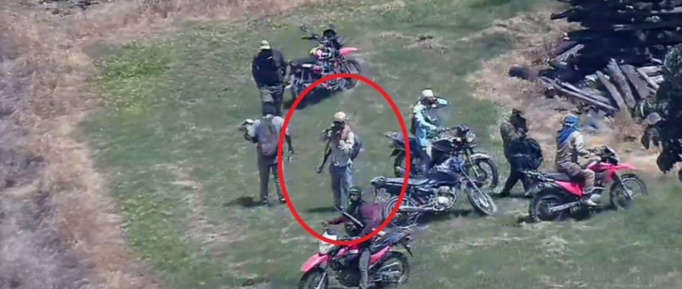Avasallamiento en Santa Rita: Captan a hombre armado y la Policía busca identificar a los cabecillas para procesarlos