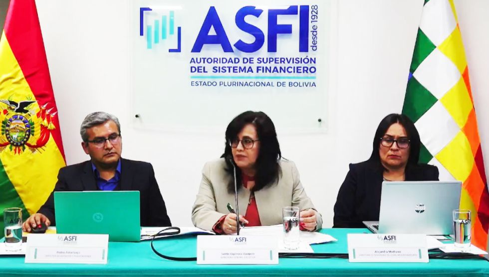 ASFI niega ‘rotundamente’ que haya ‘corralito’ de dólares, sino se tuvo que hacer ‘programación’ para la devolución
