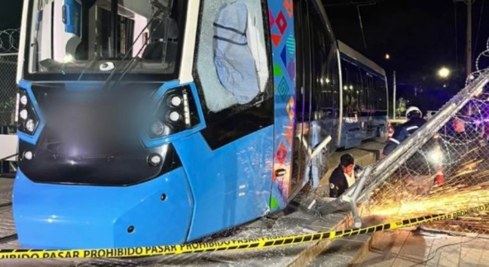 Descarrilamiento del Tren Metropolitano debido a piedras colocadas por niños en las vías