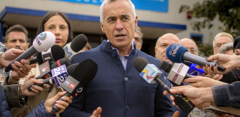 El Constitucional rumano ordena repetir la primera vuelta de las presidenciales, que ganó un prorruso