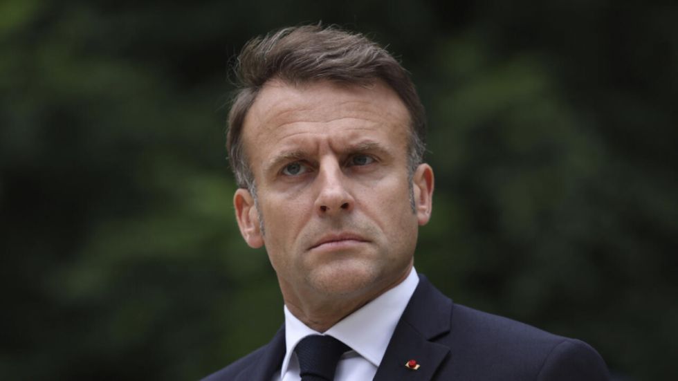 Francia: Macron descarta dimitir