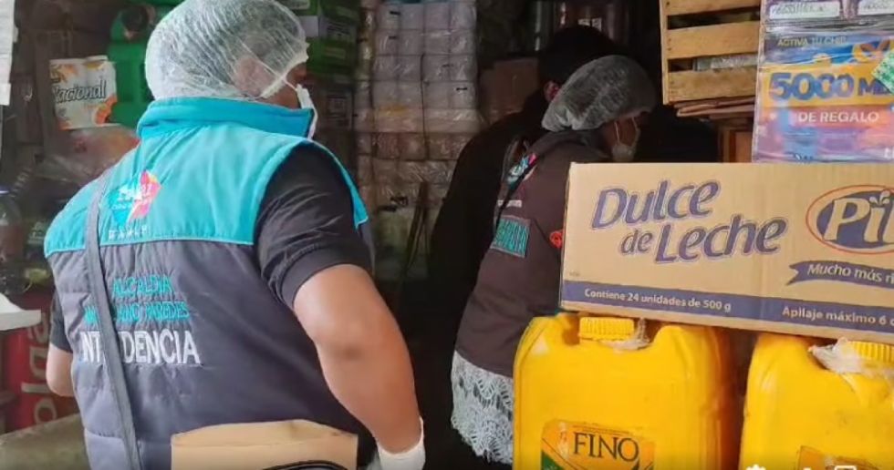 Descubren aceite oculto en negocios de La Paz y El Alto
