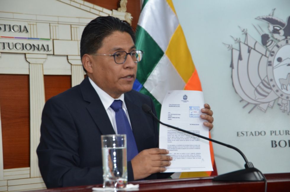 Lima reaparece y ratifica inhabilitación de Evo 